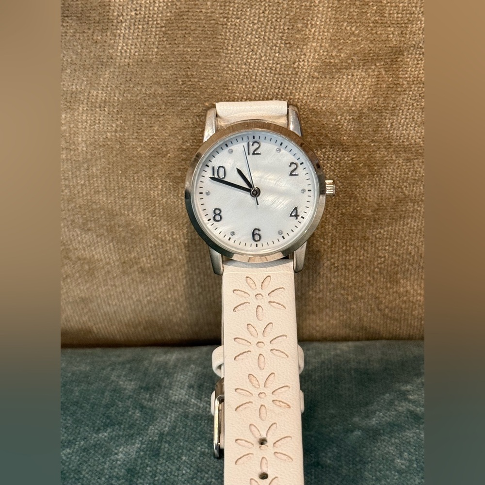 Time & Tru Women’s Silver-Tone Floral Strap Watch – White Perforated Band